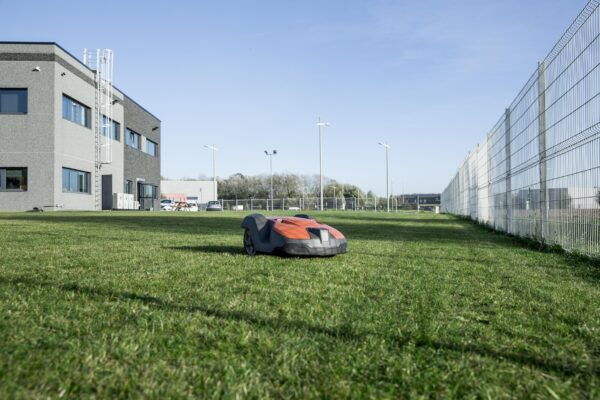 HUSQVARNA AUTOMOWER® 550 - Image 12